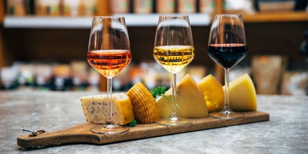 ?? 5 Consejos para Maridar Vinos y Quesos como un Verdadero Experto ??